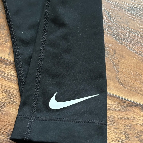 Nike Black Leggings Comfortable Athletic Wear - Picture 2 of 5